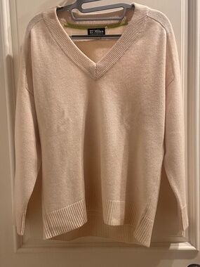 27 Miles Essentials Cream Cashmere V-Neck Sweater